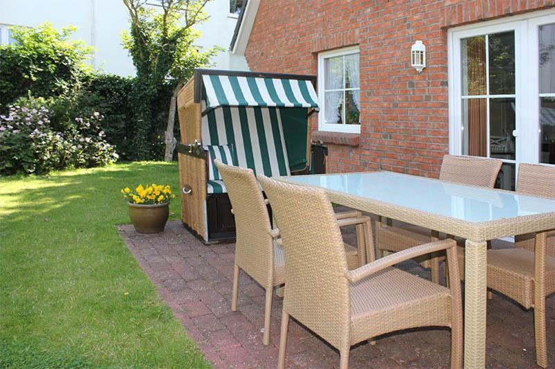 Krabbe Ist Ein Kleines Gemütliches Feriendomizil Für 4 Personen Im Haus Vogelsang. Westerland